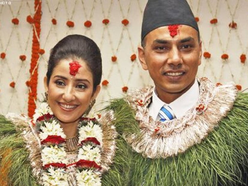 মনীষা ২০১০ সালে নেপালের সম্রাট দাহালকে বিয়ে করেছিলেন কিন্তু সেই বিয়ে ২ বছরের বেশি স্থায়ী হয়নি। ক্যানসার মুক্ত এবং আসক্তি মুক্ত হওয়ার পর, মণীষা অনেক ছবি এবং ওয়েব সিরিজ দিয়ে ফিল্ম ইন্ডাস্ট্রিতে প্রত্যাবর্তন করেছিলেন।