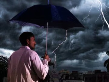 ২-৩ ঘণ্টায় বৃষ্টি আসছে দক্ষিণবঙ্গের এই জেলাগুলিতে! জানুন কলকাতায় কবে ঢুকছে বর্ষা