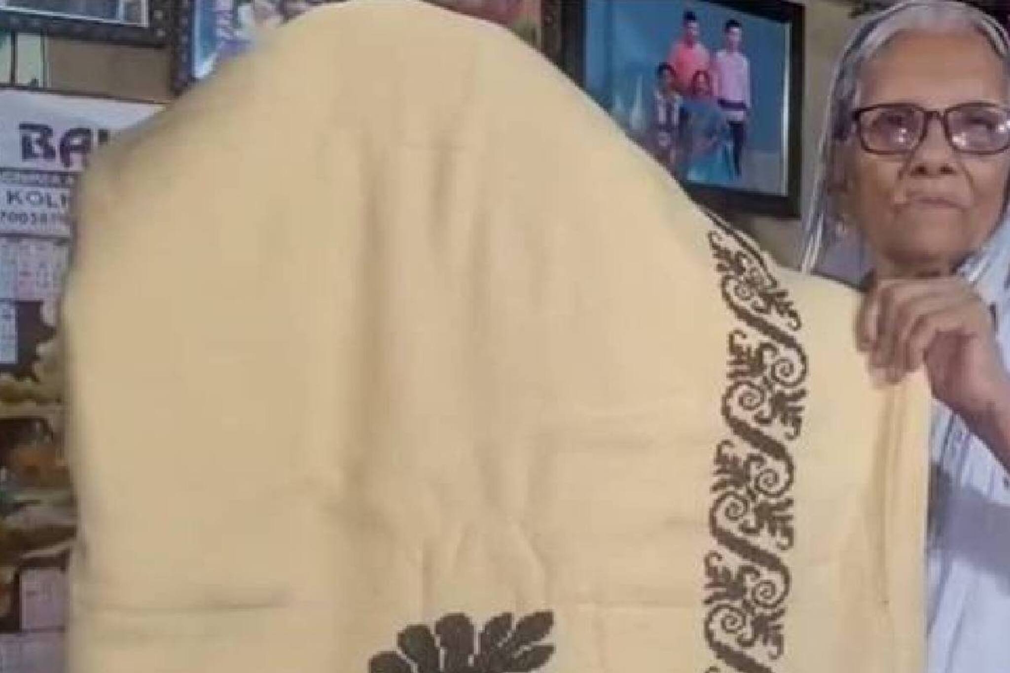 বয়স ৮৫ পেরিয়েছে! এখনও হাতের এমন কাজ, দেখলে চমকে যাবেন