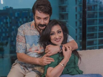 পর্দার মায়েদের সঙ্গে নস্টালজিক প্রসেনজিৎ! শোনালেন 'অযোগ্য থেকে যোগ্য' হওয়ার আখ্য পর্দার মায়েদের সঙ্গে নস্টালজিক প্রসেনজিৎ! শোনালেন 'অযোগ্য থেকে যোগ্য' হওয়ার আখ্য