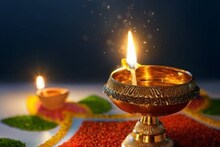 সংসারের অমঙ্গল এড়াতে ভুলেও ঠাকুরঘরে এইসব মূর্তি রাখবেন না, সতর্ক করছেন জ্যোতিষী