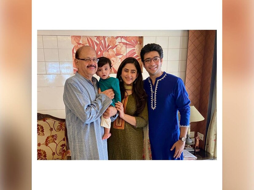 একরত্তি ছেলে ধীরকে নিয়ে প্রথমবার জামাইষষ্ঠী উৎসবে মেতেছেন ঋদ্ধিমা ঘোষ এবং গৌরব চক্রবর্তী।