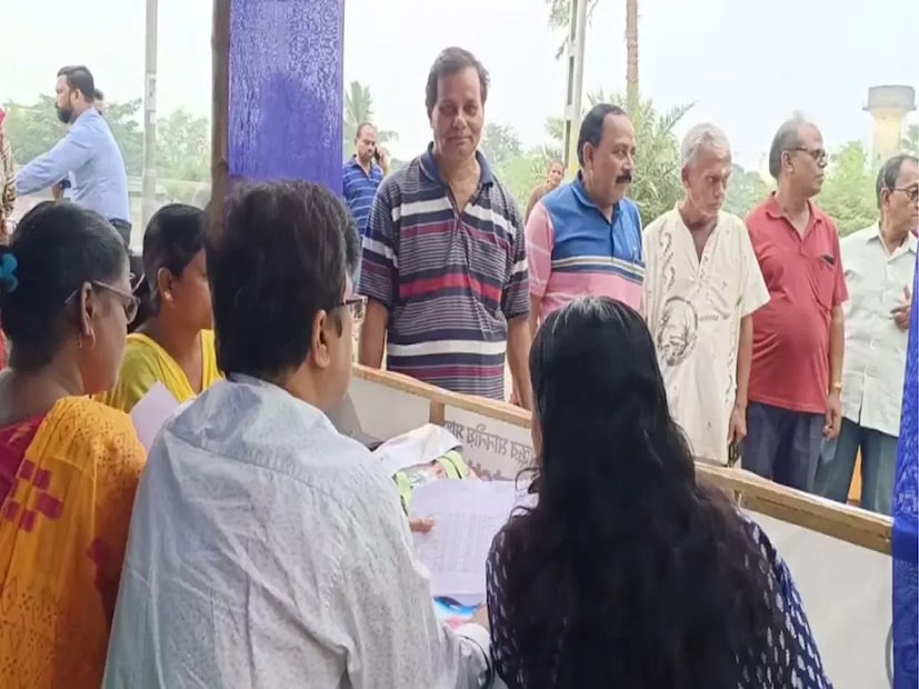 রাজ্য সরকারের তরফ থেকে রাজ্যের মানুষের জন্য যে সকল প্রকল্পের মধ্য দিয়ে সরাসরি অ্যাকাউন্টে টাকা প্রদান করা হয়, এই সকল প্রকল্পের মধ্যে অন্যতম হল লক্ষ্মীর ভাণ্ডার।