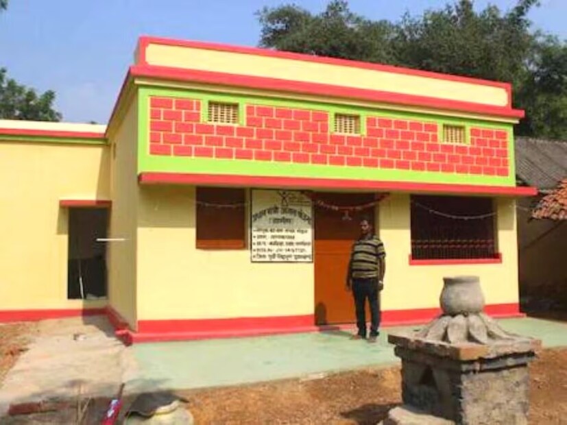 তালিকা প্রকাশের পরেও তিনটি স্তরে হবে ফের যাচাই পর্ব। বিডিও, মহকুমা শাসক জেলাশাসকরা ইচ্ছামত যে কোন নাম নিয়ে যাচাই করতে যাবেন।এমন কি রাজ্যস্তরের আধিকারিকরাও ইচ্ছা করলে খুশি মতো বিভিন্ন গ্রামে গিয়ে তালিকায় থাকা নামে সত্যতা যাচাই করতে পারেন। উপভোক্তাদের তৈরির তালিকা নিয়ে কারও আপত্তি থাকলে তা সরাসরি জানানো যাবে।এজন্য প্রত্যেকটি বিডিও অফিসে অভিযোগ পত্র জানানোর জন্য বাক্স রাখা হবে। অভিযোগ পাওয়া মাত্রই পাঁচটি কাজের দিনের মধ্যেই তা যাচাই করে সঠিক ভাবে ব্যবস্থা নিতে হবে। 