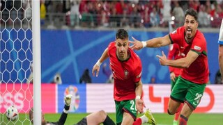 চেকিয়ার বিরুদ্ধে ২-১ গোলে জিতল পর্তুগাল - Photo -AP চেকিয়ার বিরুদ্ধে ২-১ গোলে জিতল পর্তুগাল - Photo -AP