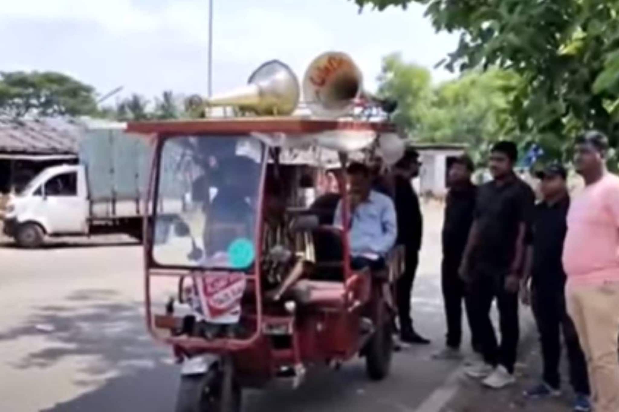 মুখ্যমন্ত্রীর কড়া বার্তাতেই হুঁশ ফিরল হলদিয়া পুরসভার? শুরু জমি দখলমুক্তের কাজ