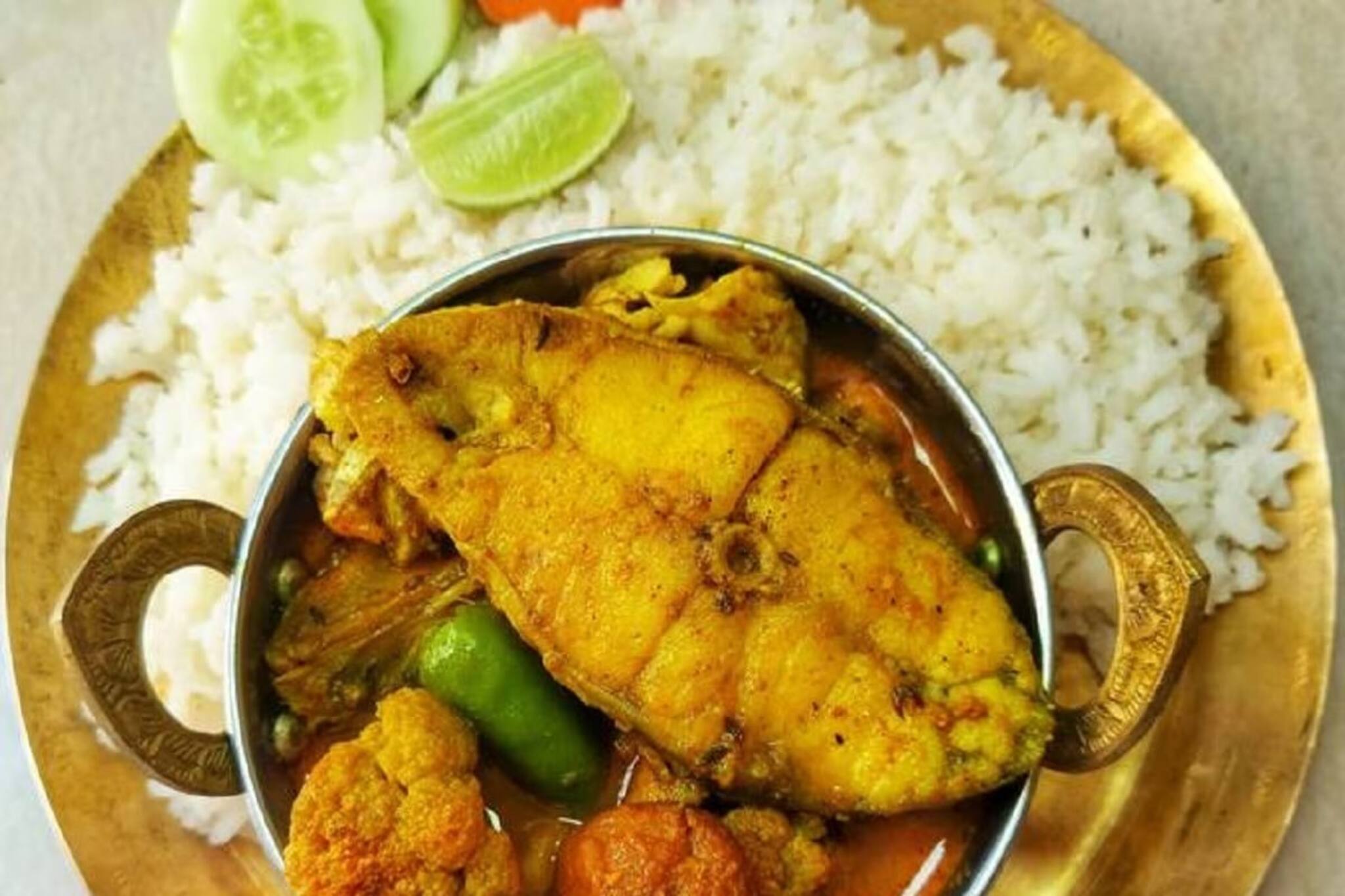 রোজ রুই মাছ খান? শরীরে কী হয় এর ফলে জানেন? পাতে রাখার আগে জানুন