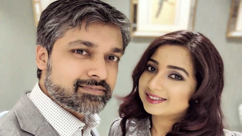 শিলাদিত্যের লিঙ্কডইন প্রোফাইল অনুসারে, তিনি ব্যবসা উন্নয়ন, মোবাইল অ্যাপ্লিকেশন, সফ্টওয়্যার প্রকল্প পরিচালনা, পণ্য ব্যবস্থাপনা এবং অটোমেশন সিস্টেম একীকরণে বিশেষজ্ঞ। এর আগে CleverTap-এ কাজ করতেন। মুম্বই বিশ্ববিদ্যালয় থেকে ইলেকট্রনিক্সে বিই করেছেন তিনি।