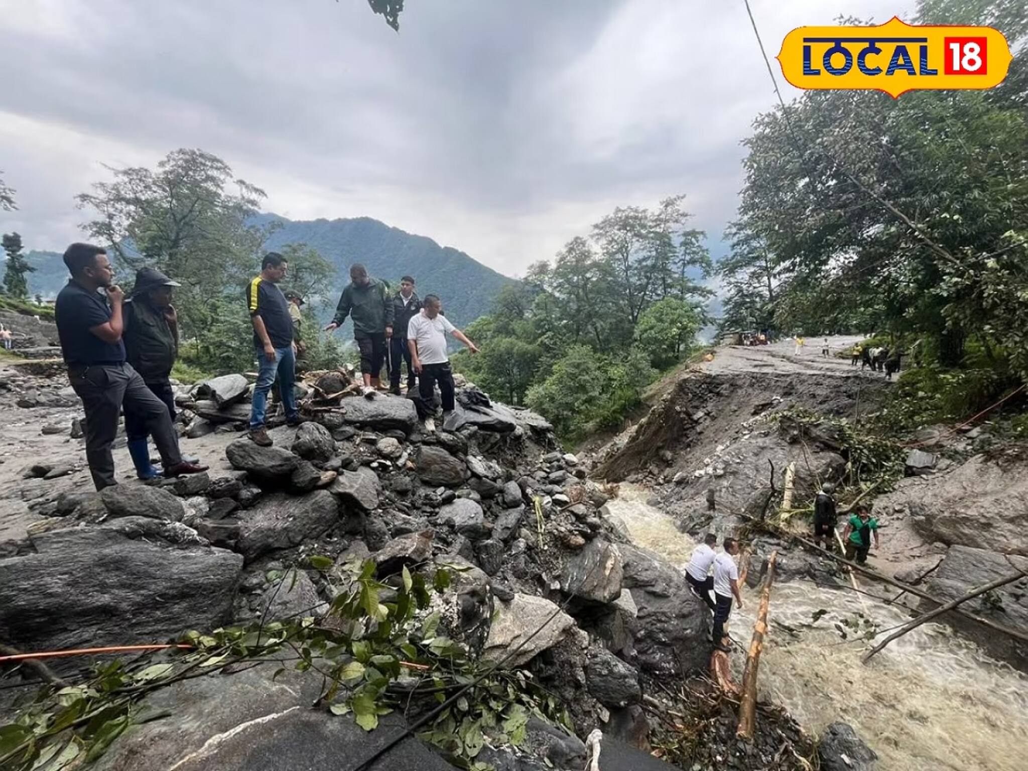 টানা বৃষ্টিতে ফের ধস, বাড়ছে তিস্তার জল-ভাসছে দেহ! সিকিমের ভয়াবহ পরিস্থিতি