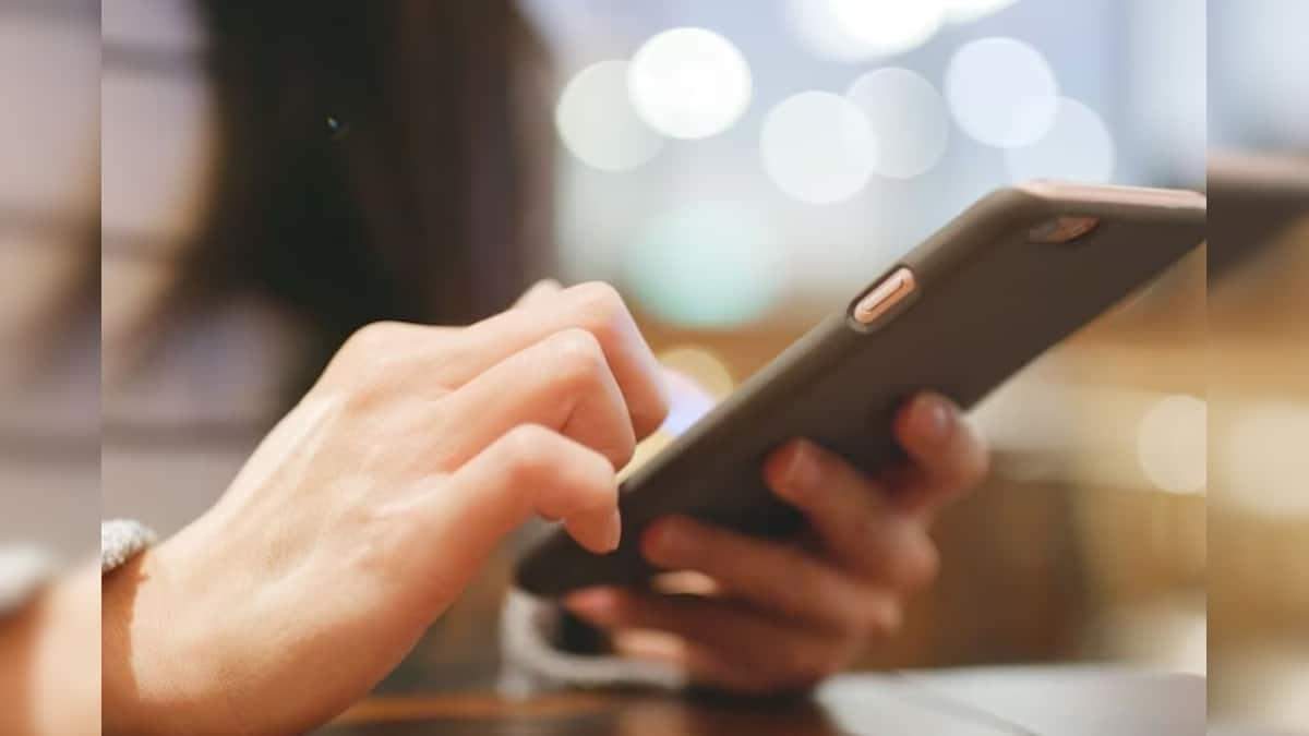 Budget Smartphones 2025 : ২০২৫ সালের সেরা বাজেট স্মার্টফোন, ১৫,০০০ টাকার নীচের তালিকা দেখে আপনিও চমকে যাবেন