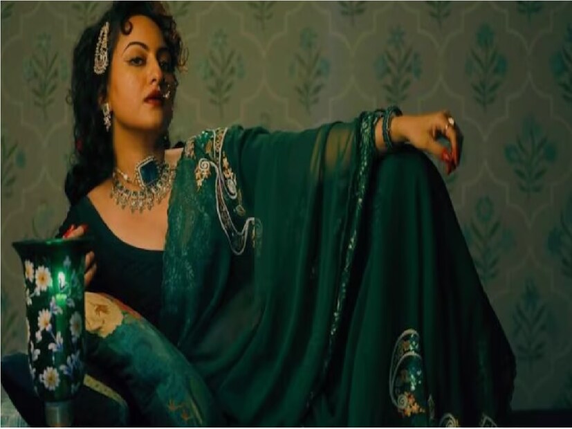 ২০২২ সালে মুক্তি পায় সোনাক্ষী সিনহার 'ডাবল এক্সএল' ছবি। এটি একটি নারীকেন্দ্রিক সিনেমা, যেখানে হুমা কুরেশিও অভিনয় করেছিলেন, কিন্তু এটি বক্স অফিসে মুখ থুবড়ে পড়ে৷