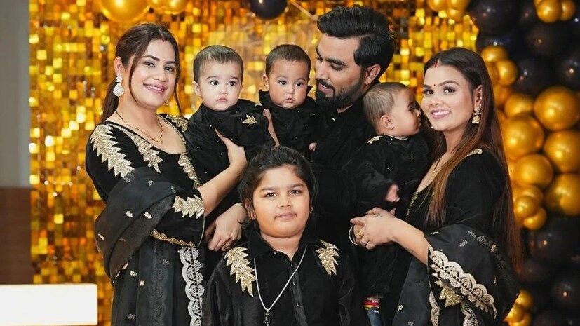 ট্যুইস্ট এখানেই। পায়েল বা কৃতিকা কেউই অন্তঃসত্ত্বা নন। তাঁদের এক পরিচিতের সাধভক্ষণ অনুষ্ঠানে পৌঁছেছিলেন তাঁরা। তা নিয়েই যাবতীয় ধন্দষ