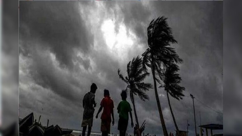 বুধের পর বৃহস্পতিবারও তাপপ্রবাহের জন্য কমলা সতর্কতা জারি করা হয়েছে পুরুলিয়া, পশ্চিম মেদিনীপুর এবং পশ্চিম বর্ধমান জেলায়৷