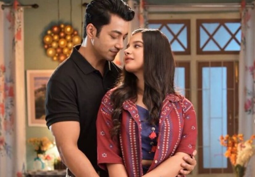 এবার ধারাবাহিক ছাড়ার সময় রোহনের বিষয়ে অঙ্গনা বললেন, ‘‘আমাদের বন্ধুত্বটা অনেক পুরনো। তবে হ্যাঁ, সিরিয়ালের পর থেকে সেটা আরও গভীর হয়েছে। আর আমি সিরিয়াল ছেড়ে দিলেও সেই বন্ধুত্বটা নিশ্চয়ই থাকবে।’’