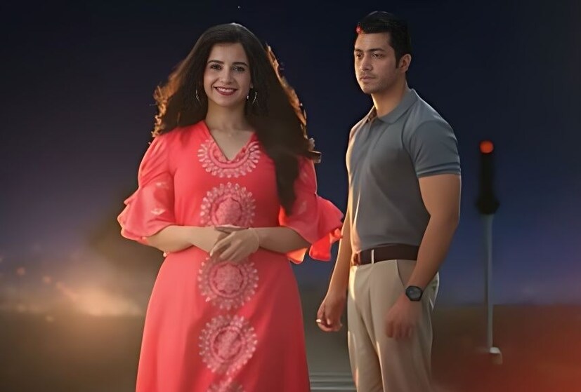 নিউজ18 বাংলাকে তিনি বললেন, ‘‘গত শুক্রবার সেটে শেষ বার গিয়েছিলাম। সবার জন্যই মন খারাপ করছে। পার্বতীর চরিত্রের জন্যই সবচেয়ে বেশি।’’