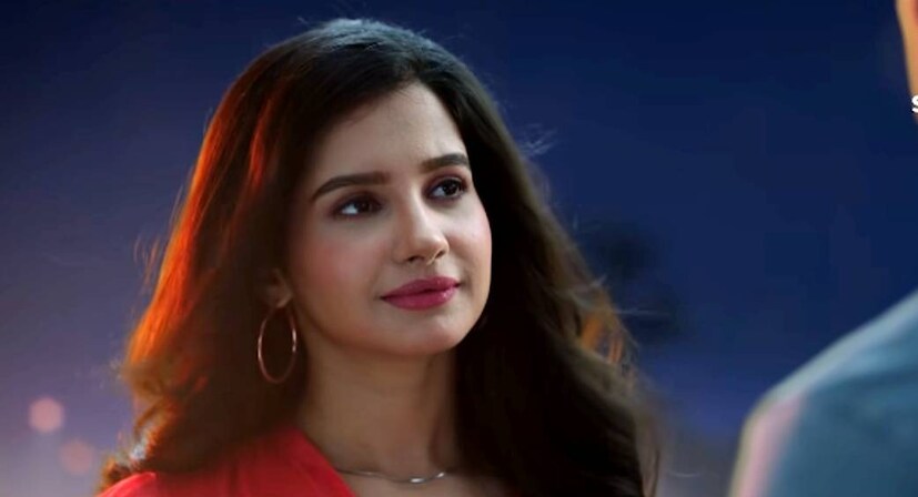 তাই সিরিয়াল ছেড়ে দেওয়ার সিদ্ধান্ত নিয়েছেন অঙ্গনা। জুনের শেষের দিকে সুস্থ হয়ে যাবেন বলেই আশা করছেন অঙ্গনা। তারপর আবার কাজ শুরু করবেন। কিন্তু ধারাবাহিকের জগতে এখনই হয়তে তাঁকে দেখা যাবে না।