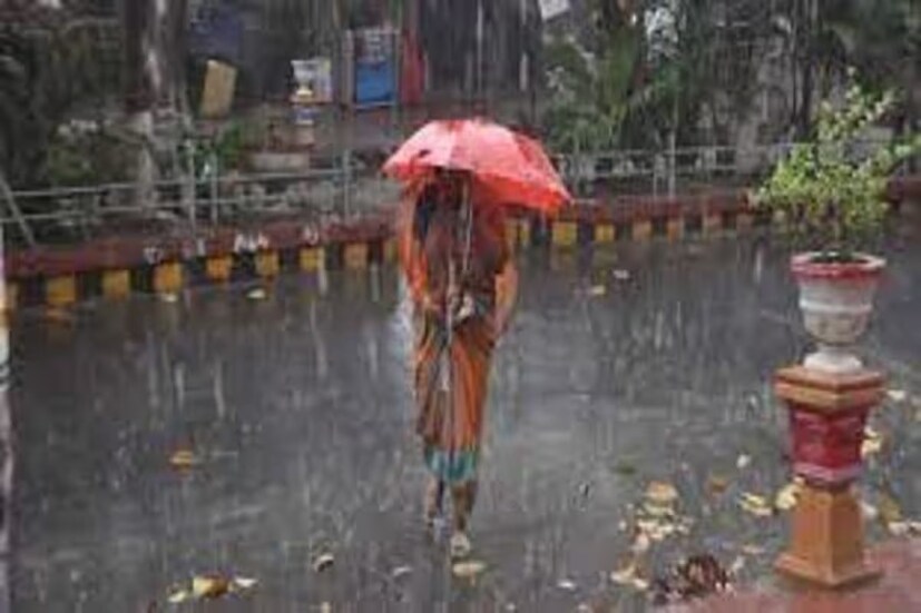 এছাড়াও পশ্চিন দিক থেকে লাগাতার শুষ্ক গরম বায়ু গাঙ্গেয় বঙ্গে প্রবেশ করেছে। এই গরম হাওয়ার জেরেও মৌসুমি বায়ু দক্ষিণবঙ্গে ঢুকতে বাধা পেয়েছে।