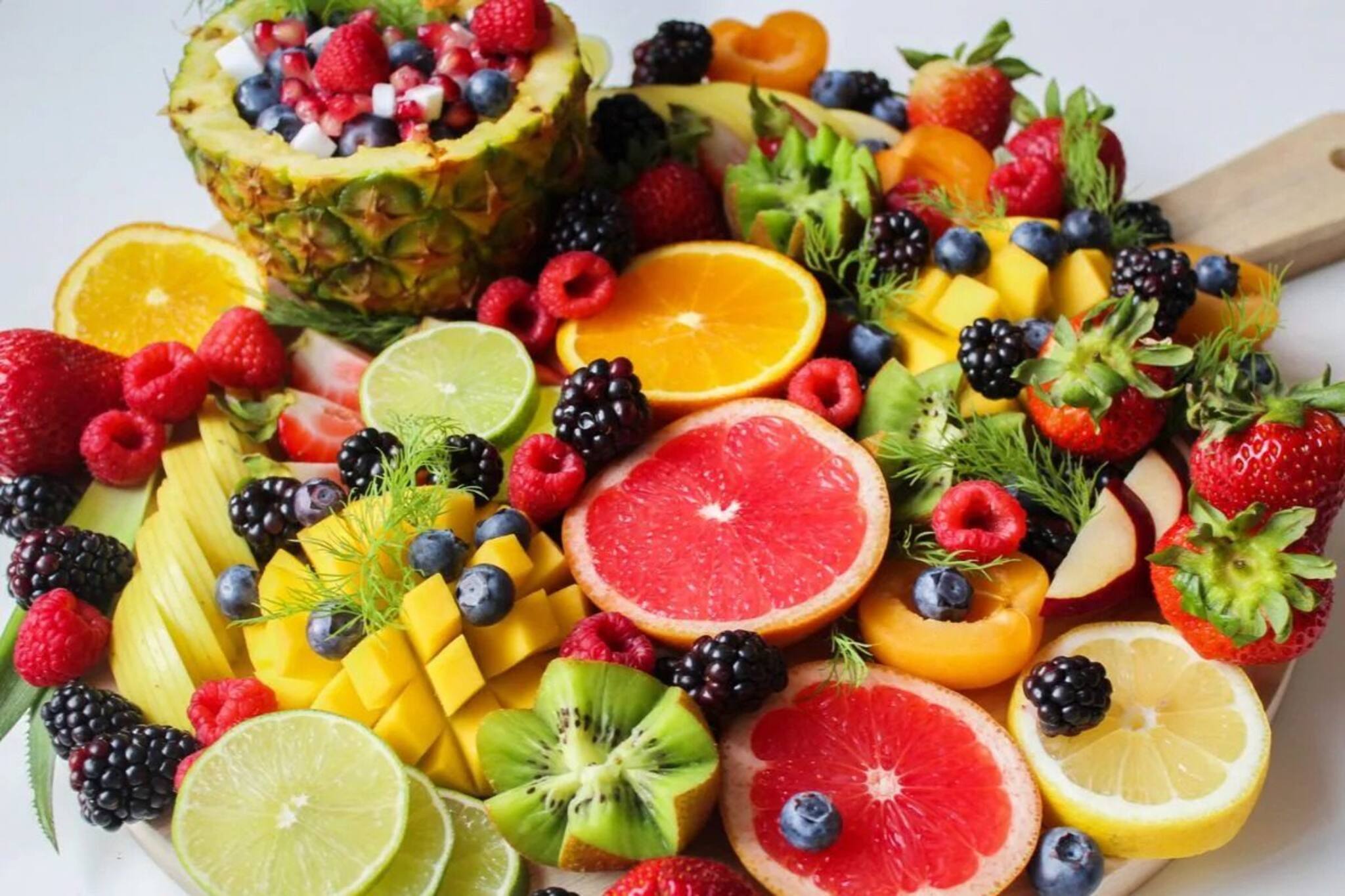 রোজ খেলেই ত্বক ঝকঝকে! 'হার্টের বেস্টফ্রেন্ড' এই ফল অজস্র রোগের ঘাতক, আপনি খান?