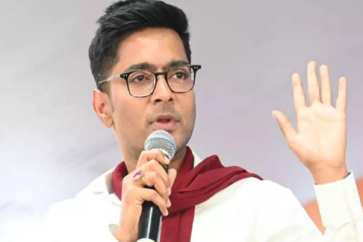 Abhishek Banerjee: ‘ক্রীড়া ও চলচ্চিত্রের ব্যক্তিত্বরা চুপ কেন?’ মনমোহন প্রসঙ্গে প্রশ্ন অভিষেকের