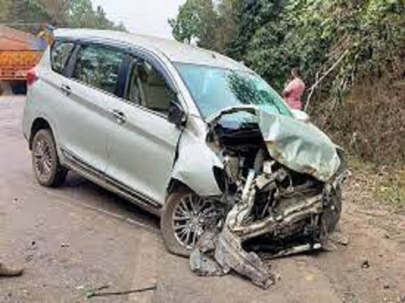 যাকে স্বস্তির কারণ হিসেবেই দেখছেন অনেকে। তবে ২০২২-এ আসানসোল-দুর্গাপুর দুর্ঘটনায় মৃত্যুর নিরিখে দেশের বড় শহরগুলির মধ্যে রয়েছে ১৭ নম্বরে। 