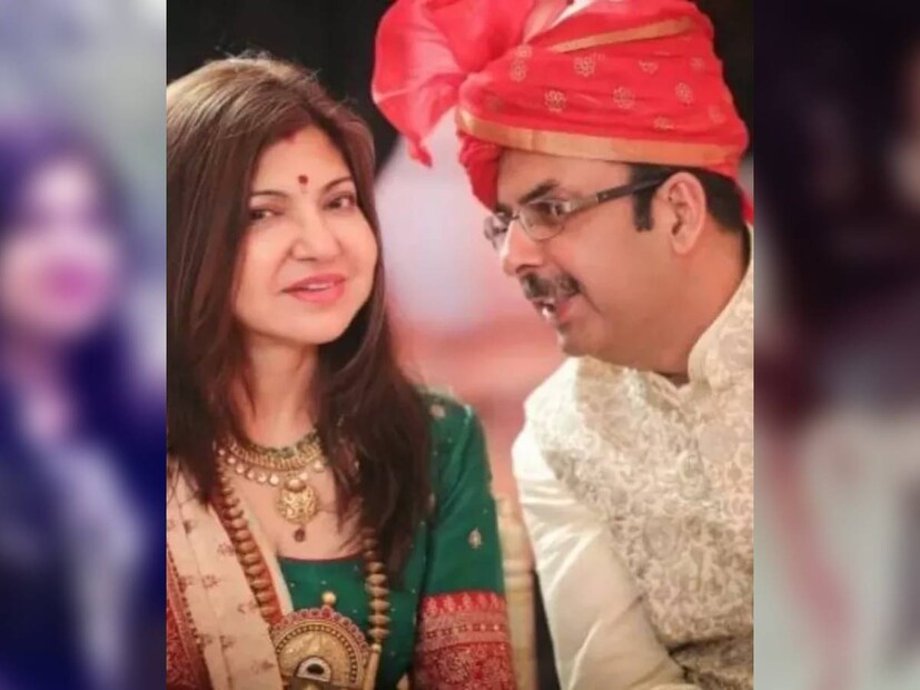 সংবাদমাধ্যমের রিপোর্ট অনুযায়ী, ট্রেন সফরের সময় অলকা ও নীরজের প্রথম দেখা হয়। সেখান থেকেই বন্ধুত্ব গড়ে ওঠে এবং একে অপরের সঙ্গে যোগাযোগ অব্যাহত রাখেন।