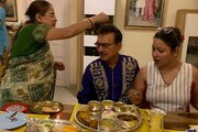 বয়স ৬৮! তাতে কী! নীল পাঞ্জাবিতে শ্বশুরবাড়িতে ক্রিকেটার! জামাইষষ্ঠী জমজমাট