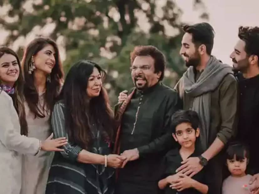‘‘তাই আমরা কখনওই মদ্যপান অথবা ধূমপান করার চেষ্টা করিনি। আর একবার সেই বয়স এবং কলেজের দিনগুলি পার করলে ধূমপান এবং মদ্যপানের সেই আকর্ষণটাই শেষ হয়ে যায়।”