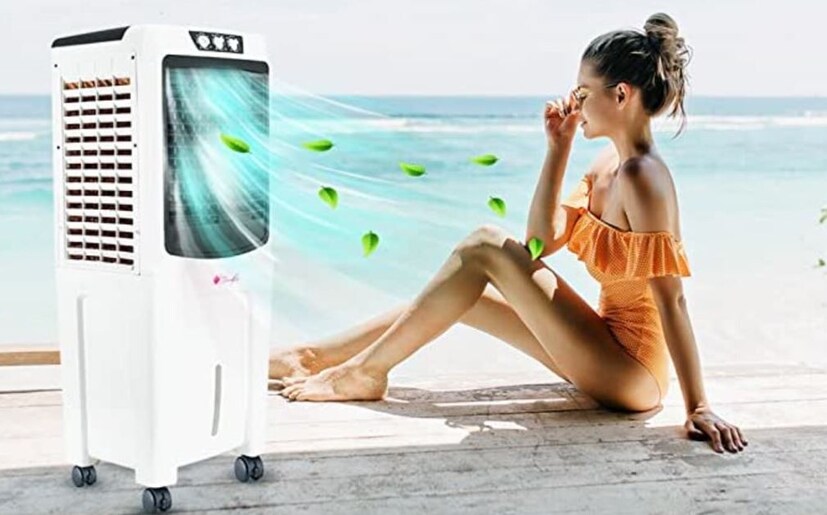Crompton Marvel Neo Personal Air Cooler- 23L:প্রায় ২৩ লিটার ধারণ ক্ষমতাসম্পন্ন এই এয়ার কুলারটিতে ফোর ওয়ে এয়ার ডিফ্লেকশন রয়েছে। এর পাশাপাশি সাদা রঙের এই এয়ার কুলারে ঘন এবং দীর্ঘস্থায়ী হানিকোম্ব প্যাডও থাকে। ৪২% পর্যন্ত ডিসকাউন্টে Amazon Deals-এ এটি মিলতে পারে মাত্র ৫৪৯৯ টাকায়।