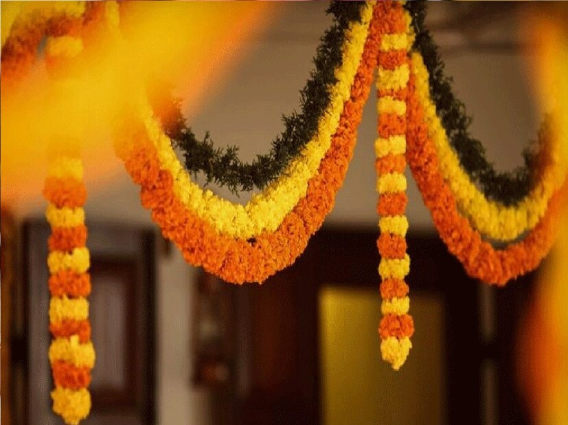 *তবে মঙ্গলবার গৃহপ্রবেশ করা উচিত নয়। বিশেষ বিশেষ পরিস্থিতিতে রবিবার ও শনিবার গৃহপ্রবেশ না করাই ভাল। এ দিনগুলি ছাড়া সপ্তাহের অন্য যে কোনও দিন গৃহপ্রবেশ করা যেতে পারে।