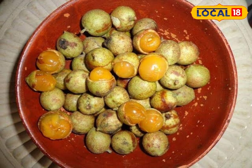 কুসুম ফল হজমশক্তি বৃদ্ধি করে, খিদে বাড়ায়। মূলত গরমের সময় এই পাকা ফল খেলে বেশ উপকারী স্বাস্থ্যের জন্যে।