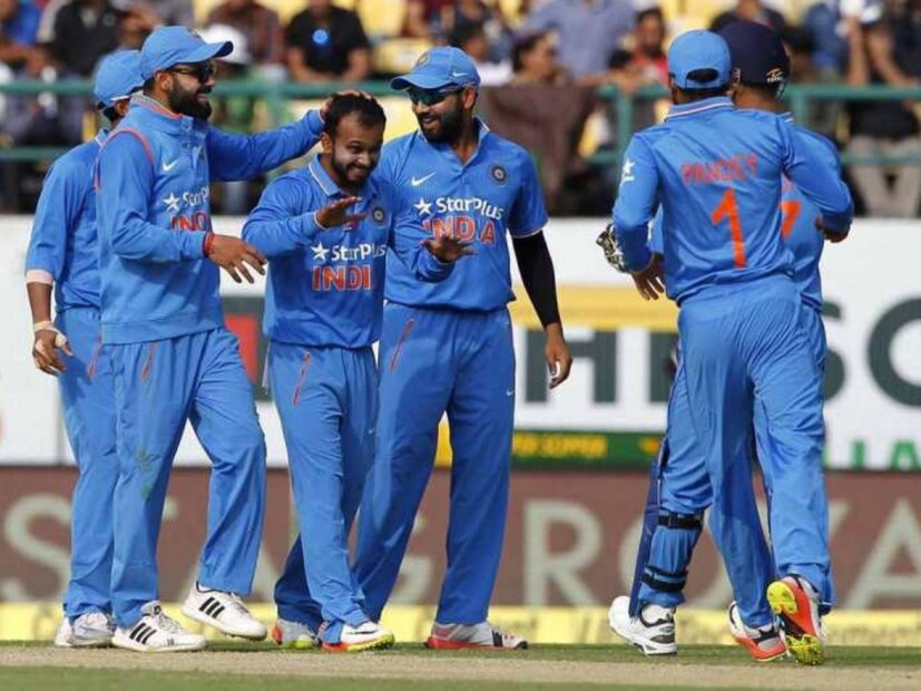 কেদার যাদব: টিম ইন্ডিয়ার ৫ মহাতারকা ক্রিকেটার ছাড়াও এই বছর আন্তর্জাতিক ক্রিকেট সহ সব ধরনের ক্রিকেট থেকে অবসর ঘোষণা করেন মিডল অর্ডার ব্যাটার কেদার যাদব। দীর্ঘ বছর দলের বাইরে ছিলেন তিনি।