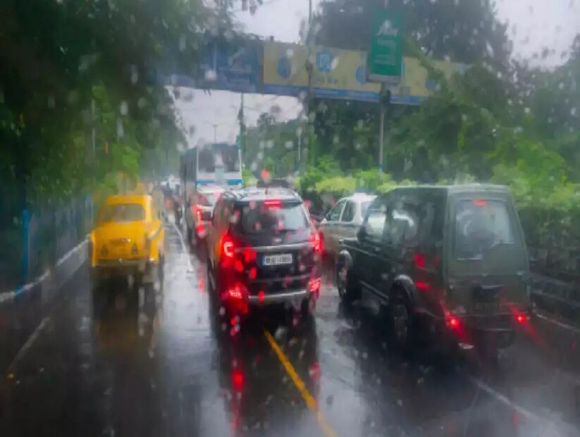 *উত্তরবঙ্গে যেখানে বর্ষা প্রবেশ করায় বৃষ্টি চলছে দক্ষিণবঙ্গের সেখানে এখনও বর্ষা প্রবেশ করেনি। দক্ষিণবঙ্গের বিভিন্ন জেলায় তীব্র দাবদাহ চলছে। দক্ষিণবঙ্গের বীরভূম, বাঁকুড়া, পশ্চিম বর্ধমান, পুরুলিয়া জেলায় তীব্র তাপ্রবাহের সতর্কতার কথা জানিয়েছে হাওয়া অফিস। অন্যান্য জেলাগুলিতে দাবদহ চলছে। ফাইল ছবি। 