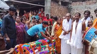 মালদহে অবাক করা ঘটনা।