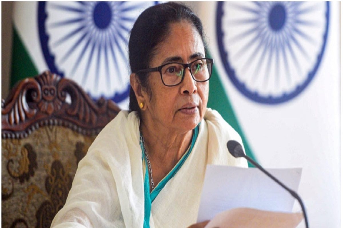 ‘আমাকে শেখানোর দরকার নেই!’ বাংলাদেশ নিয়ে মন্তব্যে অখুশি দিল্লি, জবাব দিলেন মমতা ‘আমাকে শেখানোর দরকার নেই!’ বাংলাদেশ নিয়ে মন্তব্যে অখুশি দিল্লি, জবাব দিলেন মমতা