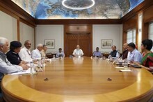 তাপপ্রবাহ এবং ঘূর্ণিঝড়ের ক্ষয়ক্ষতি নিয়ে বৈঠক করলেন প্রধানমন্ত্রী