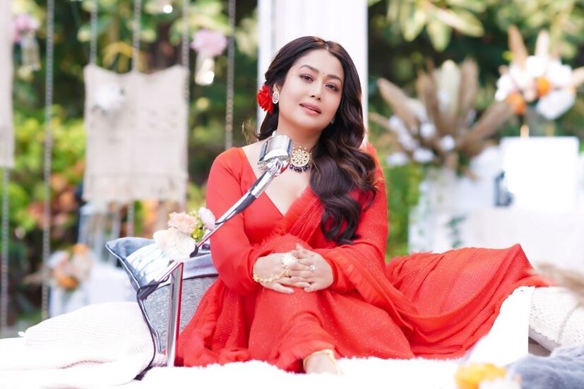 তাঁর প্রতিটি গানই হিট হয়েছে। সানি সানি, লন্ডন ঠুমকাদা, কালা চশমা, আঁখ মেরে-এর মতো অনেক সুপারহিট গান গেয়েছেন নেহা। একদিন অভাবের জন্য যে ছোট বাচ্চাকে কাজ করতে হত, আজ তাঁরই সম্পত্তির পরিমাণ ১০০ কোটির উপর৷ নেহার ৩৬ তম জন্মদিনে অনেক শুভেচ্ছা৷ 