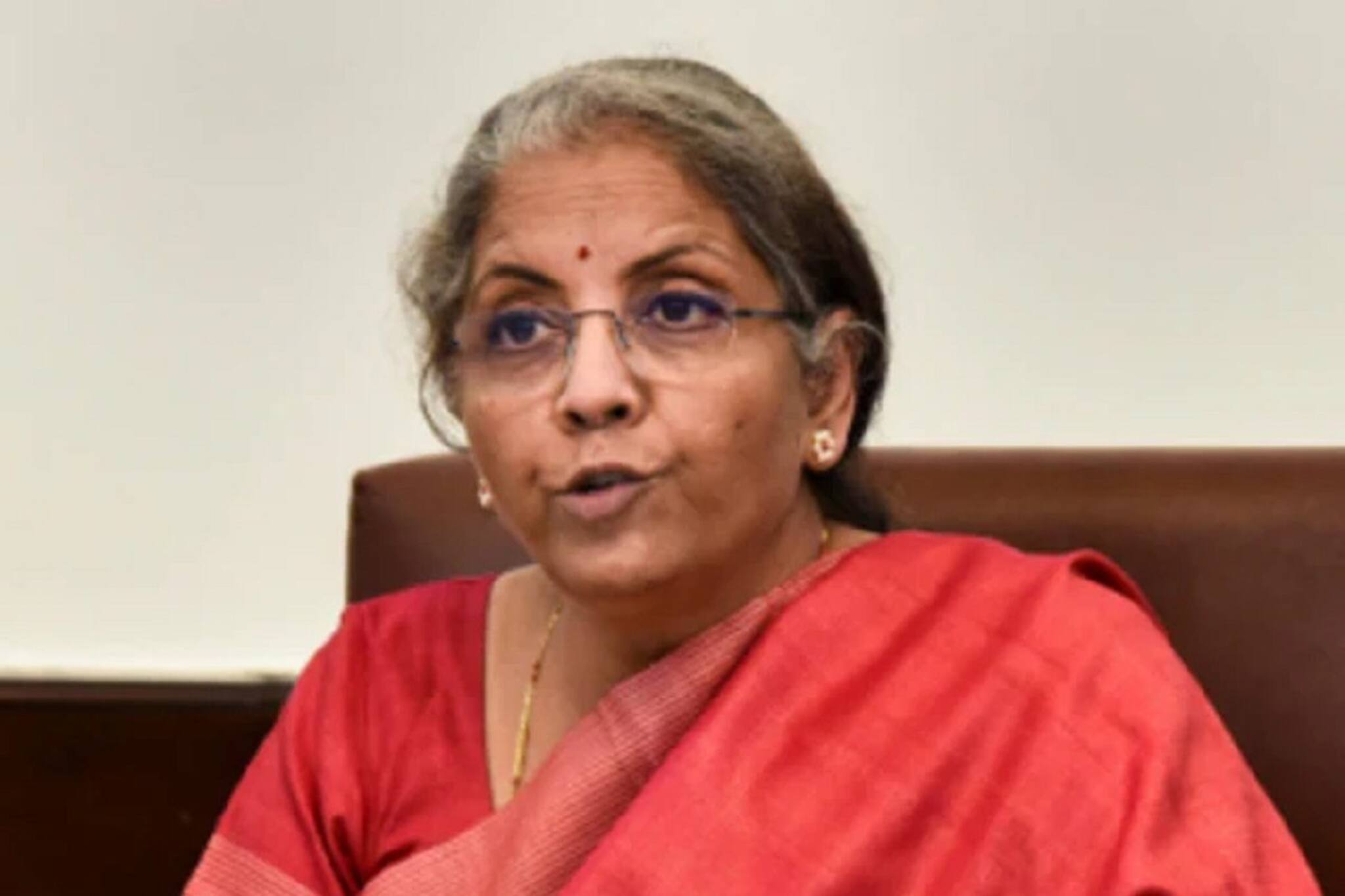 নির্বাচনী বন্ড দিয়ে টাকা আদায়ের অভিযোগ! অর্থমন্ত্রী নির্মলা বিরুদ্ধে FIR