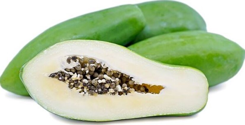 কাঁচা পেঁপে আমাদের দেশে সাধারণত সবজি হিসেবে ব্যবহার করা হয়। কাঁচা পেঁপেতে রয়েছে প্রচুর পরিমাণে ফাইবার, আছে ভিটামিন, খনিজ এবং উদ্ভিজ্জ ফ্যাট। তা ছাড়া কাঁচা অবস্থায় এতে সাইমোপ্যাপেইন এবং প্যাপেইন এনজাইম থাকে। এই দুটি এনজাইম প্রোটিন ফ্যাট এবং কার্বোহাইড্রেটকে ভাঙতে সাহায্য করে। 