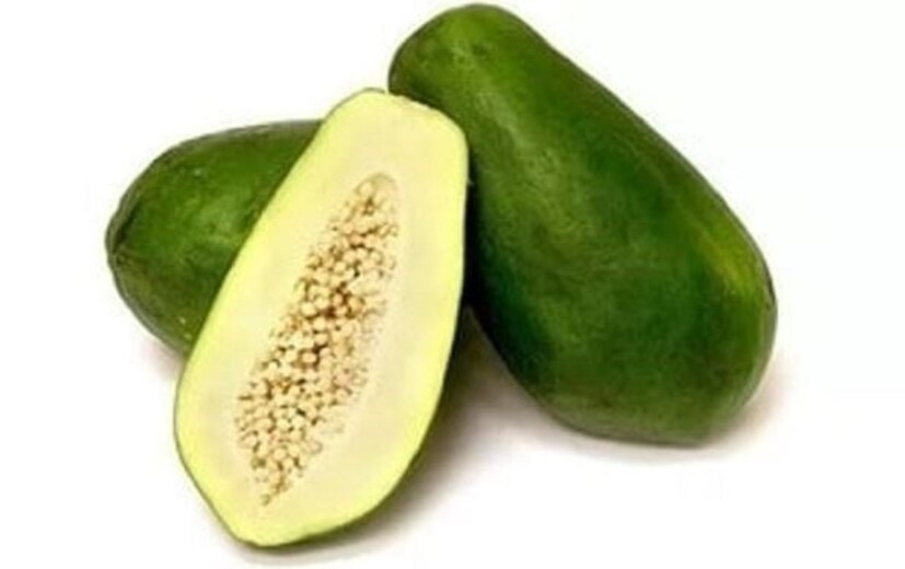 বাজারে গেলে সাধারণ ভাবে যাঁরা সবজি বিক্রি করেন তাঁদের কাছে পেঁপে পাওয়া যায়৷ অর্থাৎ কাঁচা পেঁপে হল সবজি৷ 