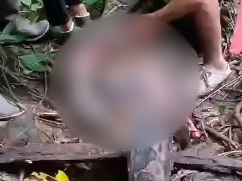 জানা গিয়েছে, ওই মহিলার নাম ফরিদা। তিনি ২ দিন ধরে নিখোঁজ ছিলেন। তাঁর স্বামী ও গ্রামবাসীরা ২ দিন ধরে তাঁকে গ্রামের আশেপাশে খুঁজতে থাকেন।