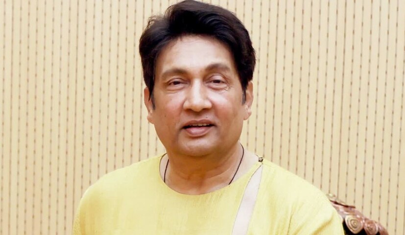 কর্মজীবন শুরুর পর ১৯৮৯ সাল পর্যন্ত সফল ছিলেন শেখর কিন্তু তারপর কর্মজীবন আশানুরূপ ফল দেয়নি৷ পরপর ছবি ফ্লপ হওয়ায় তিনিও ছিটকে যান বড়পর্দা থেকে৷ এরপর তিনি টেলিভিশনে চলে আসেন। টিভি শোতে অভিনয় করেন৷ তাঁর টক শো 'মুভারস অ্যান্ড শেকারস'-এ দারুণ সাফল্য পান।