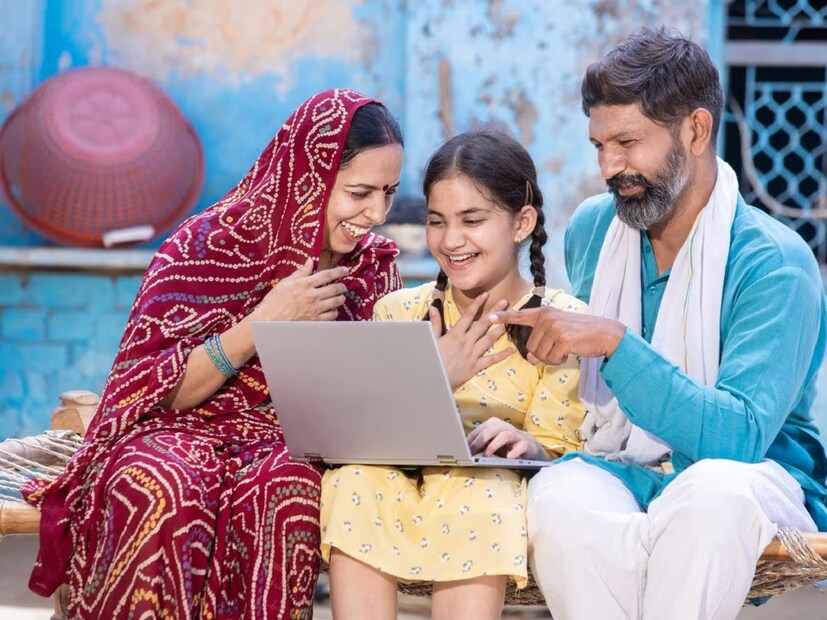 জুনে শেষ হওয়া ত্রৈমাসিকের জন্য সুদের হারগুলি পর্যালোচনা করা হতে পারে। তবে এই সময়ে সুকন্যা সমৃদ্ধি যোজনার অধীনে বিনিয়োগের উপর ৮.২% বার্ষিক সুদ দেওয়া হচ্ছে। এই যোজনায় ৮০সি-এর অধীনে আয়কর থেকে ছাড় পাওয়া যেতে পারে। এক নজরে দেখে নেওয়া যাক বিগত কয়েকদিনে সুকন্যা সমৃদ্ধি যোজনায় যে পাঁচটি বড় পরিবর্তন হয়েছে সেই বিষয়ে।