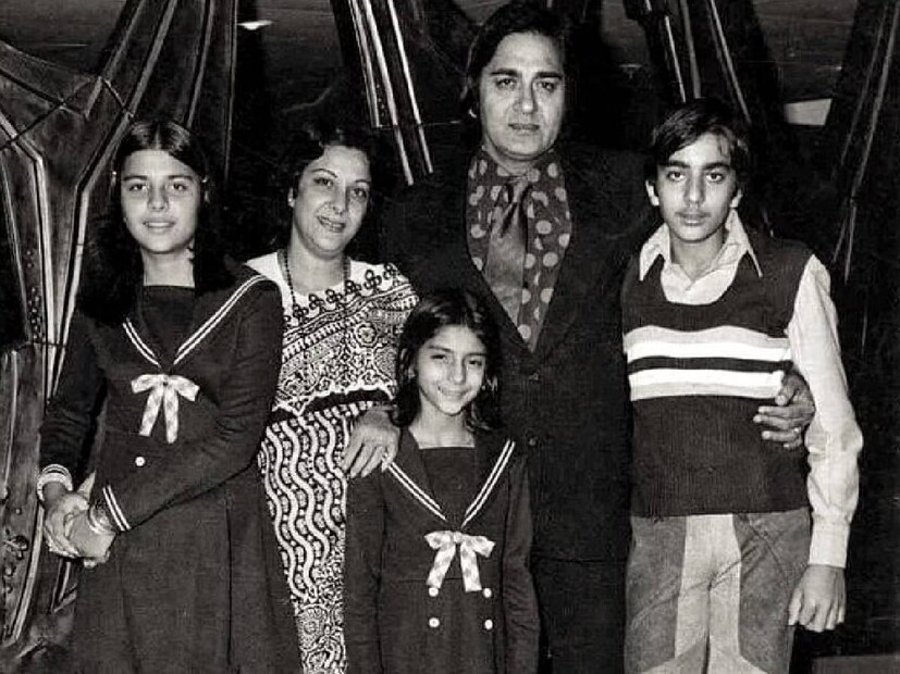 সুনীলের কথায়, ‘‘সেই সময় আমি দেউলিয়া হয়ে গিয়েছিলাম। আমাকে আমার গাড়ি বিক্রি করে বাসে যাতায়াত শুরু করতে হয়েছিল। আমার বাচ্চাদের স্কুলে পৌঁছে দেওয়ার জন্য একটি গাড়ি রেখেছিলাম। এমনকি আমার বাড়িও বন্ধক ছিল।’’