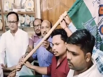 বিজেপিতে ভাঙন