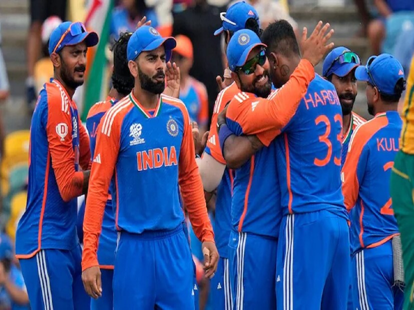 তিনি বলেছিলেন, “বিরাট ভাইয়ের খেলা আমি খুব দেখি। ও কী ভাবে ব্যাট করে, কী ভাবে খেলা এগিয়ে নিয়ে যায়, সেখান থেকে শেখার চেষ্টা করি।” তাহলে রিঙ্কু সিংয়ের হাতেই কি এবার উঠবে বিরাটের ব্যাটন? অনেক প্রাক্তন ক্রিকেটারই বলছেন, রিঙ্কুর মতো প্রতিভার সঙ্গে সুবিচার হওয়া উচিত। এবার কি সেই সময় আসতে চলেছে তবে? 