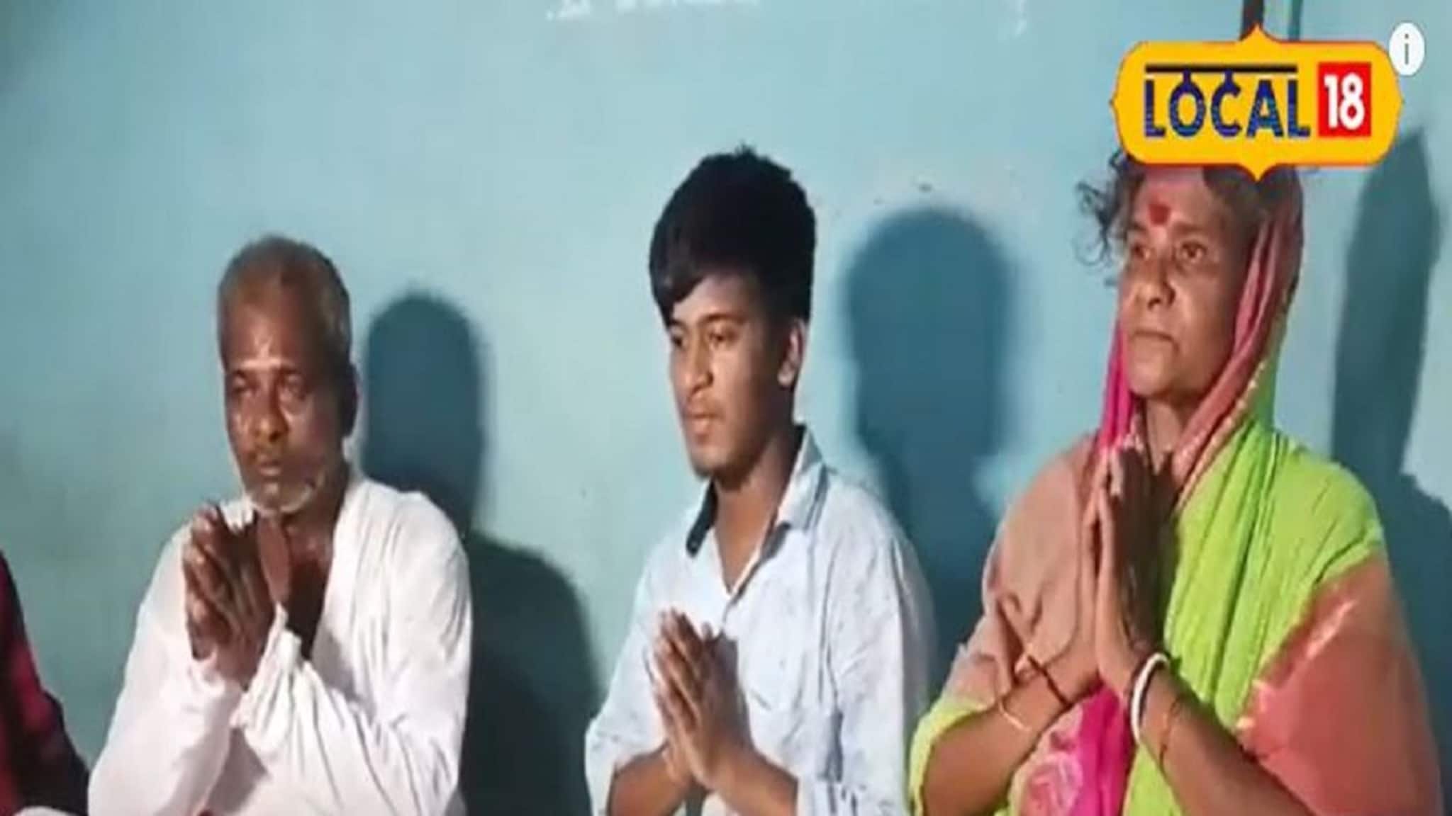 Success Story: দাদু রাস্তায় রাস্তায় চালান টোটো, মেধাবী নাতি সুযোগ পেল IIT-তে