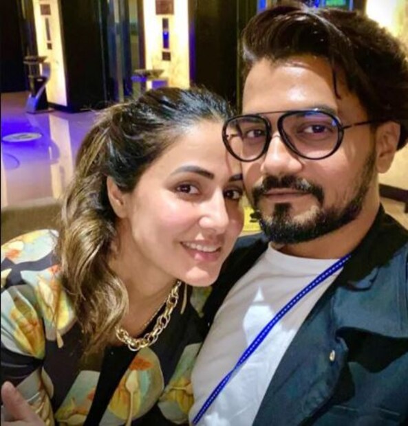 'ইয়ে রিশতা কেয়া কেহলাতা হ্যায়'-এর অক্ষরা ওরফে হিনা খান অতি জনপ্রিয় অভিনেত্রী। ক্যারিয়ারের থেকে ব্যক্তিগত জীবন, প্রেমের জন্য খবরে থাকেন হিনা। ১১ বছর ধরে রকি জয়সওয়ালের সঙ্গে তাঁর প্রেম। দু’জন ভিন্ন ধর্মের৷ তাঁদের এই প্রেম নিয়ে অনেক কথা হয় সোশ্যাল মিডিয়ায়৷ আপাতত ক্যানসারে আক্রান্ত হিনার চিকিৎসা চলছে৷ এখনও কী এই প্রেম এগোবে, এই নিয়ে নানা প্রশ্ন সোশ্যাল মিডিয়ায়৷ এবার রকি দিয়েছেন তাঁর উত্তর। 
