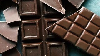 চকোলেটের ভিতর পাওযা গেল দাঁতের পাটি (Representative Image) চকোলেটের ভিতর পাওযা গেল দাঁতের পাটি (Representative Image)