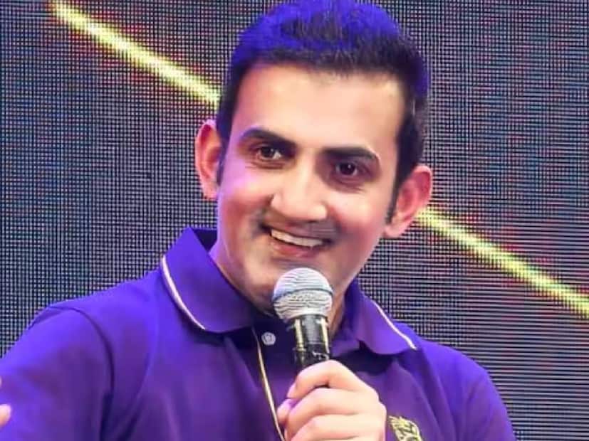 আইপিএল জেতার পরেই গম্ভীর ভারতের কোচ হচ্ছেন এই নিয়ে জল্পনা শুরু হয়েছিল। অবশেষে জয় শাহ ঘোষণা করেন ভারতের হেড কোচ হিসাবে গম্ভীরের নাম। 