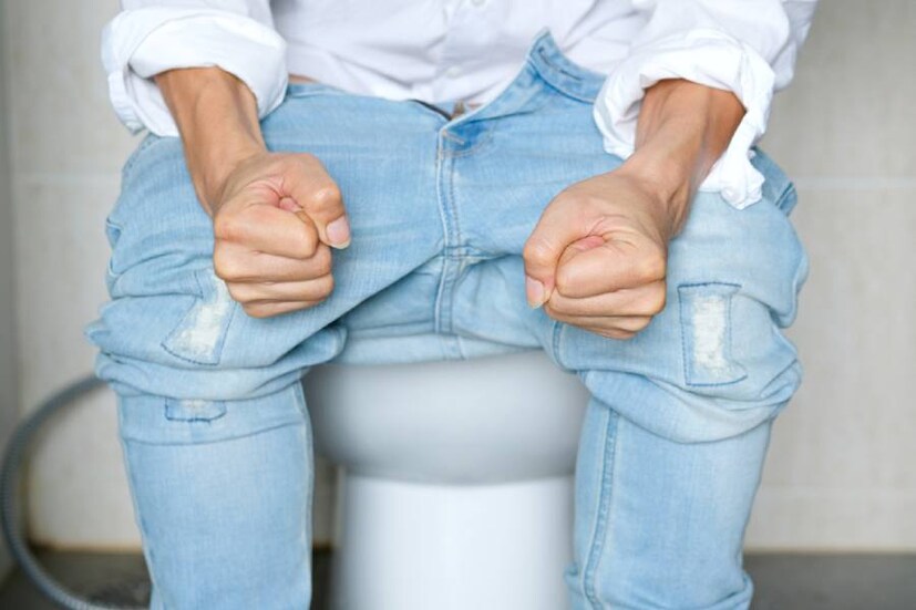 কোষ্ঠকাঠিন্য দূর করে-- কোষ্ঠকাঠিন্য দূর করে পেট পরিষ্কার রাখতে গাদাগাদা ওষুধ নয়। পেয়ার পাতা খান। এর ল্যাক্সেটিভ উপাদান পেট পরিষ্কার রাখে ।